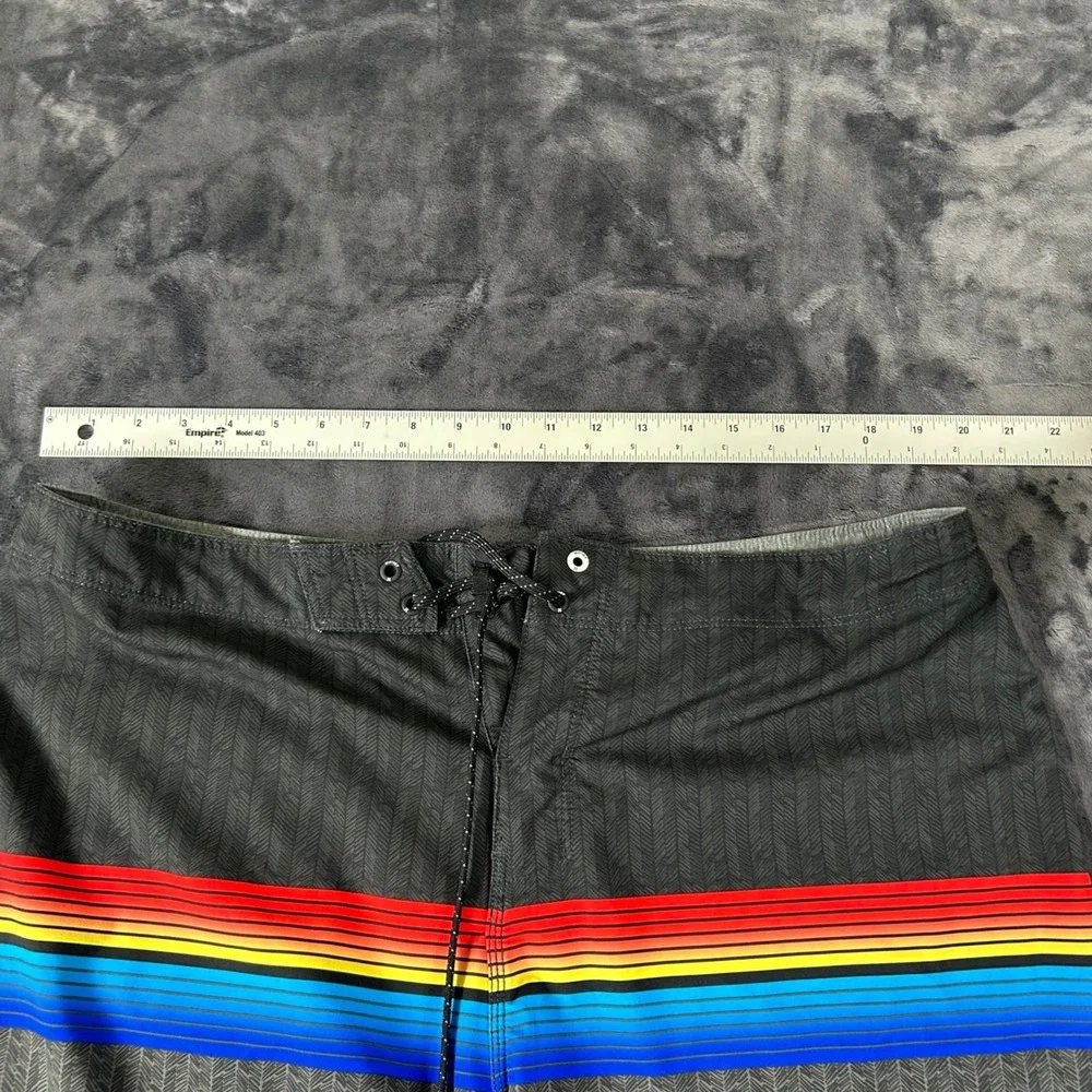 Hurley‎ Phantom Board Shorts Mens 38 Black Rainbow Stripe Chevron Swim Trunks